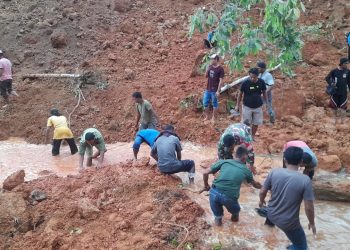 Proses Pencarian Korban Tanah Longsor