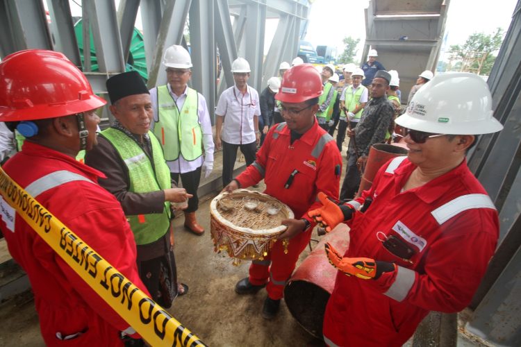 PT. Pema Global Energi (PGE) mulai melakukan pemboran sumur migas A-55A yang terletak di Kecamatan Syamtalira Aron, Aceh Utara
