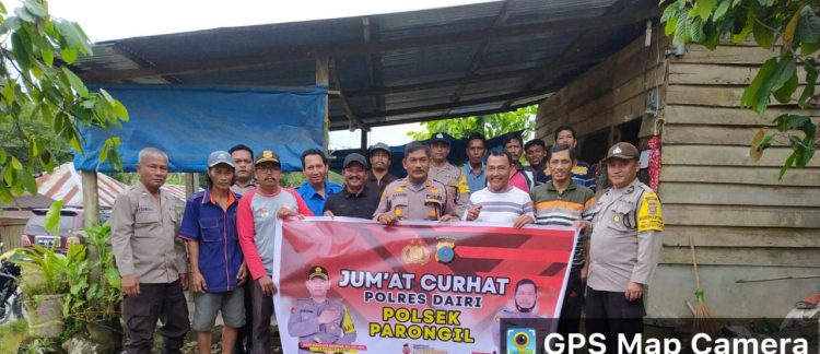 Kapolsek Parongil AKP Hotman Purba gelar jumat curhat menyampaikan pesan-pesan Kamtibmas Kepada Masyarakat berlokasi di Kedai Kopi Pak Jusman Sitorus Desa Polling Kec. Silima Pungga - Pungga