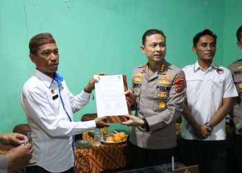 Kapolresta Pangkalpinang KBP Gatot Yulianto S.I.K M. HP, meresmikan kampung tangguh anti narkoba di Desa Batu Belubang Kecamatan Pangkalan Baru