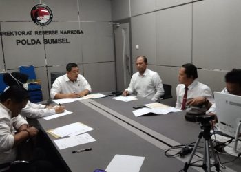 Direktorat Reserse Narkoba Polda Sumsel melaksanakan Gelar Perkara Tindak Pidana Narkotika dengan barang bukti 1.750 butir Extacy dan serbuk pil Extacy