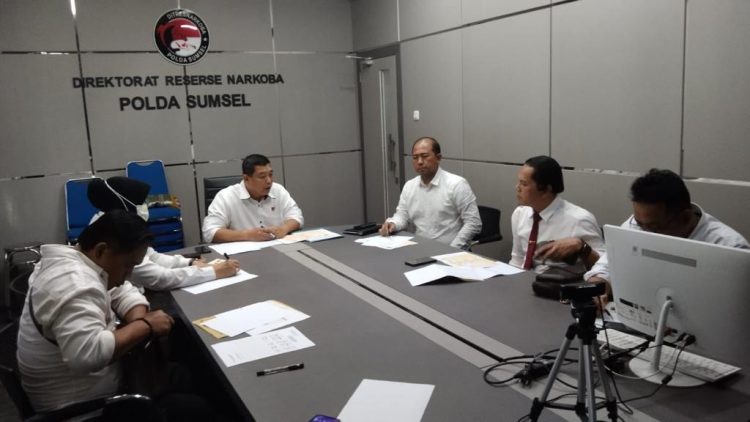 Direktorat Reserse Narkoba Polda Sumsel melaksanakan Gelar Perkara Tindak Pidana Narkotika dengan barang bukti 1.750 butir Extacy dan serbuk pil Extacy