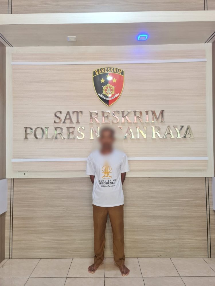 Kepala Desa Sumber Makmur, Kecamatan Darul Makmur, resmi ditahan Polres Nagan Raya, Selasa 14 Febuary 2023