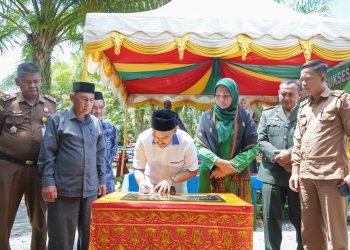Penjabat (Pj) Bupati Nagan Raya, Fitriany Farhas AP, S.Sos., M.Si meresmikan TPA Inti Nurul Mukhlisin di Desa Kuala Tuha, Kecamatan Kuala Pesisir
