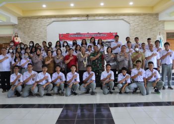 Kapolres Pematangsiantar AKBP Fernando SH S.I.K melaksanakan bimbingan dan penyuluhan kepada Siswa-siswi SMA RK Budi Mulia Kota Pematangsiantar, di Aula Ronse SMA RK Budi Mulia Jalan Melanthon Siregar