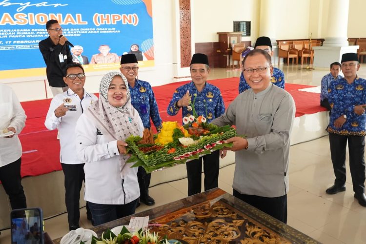 Gebyar Hari Pers Nasional (HPN) Tahun 2023 di Kabupaten Ogan Ilir, dimeriahkan dengan Bakti Sosial (Baksos) yang diselenggarakan oleh Persatuan Wartawan Indonesia (PWI) Kabupaten Ogan Ilir