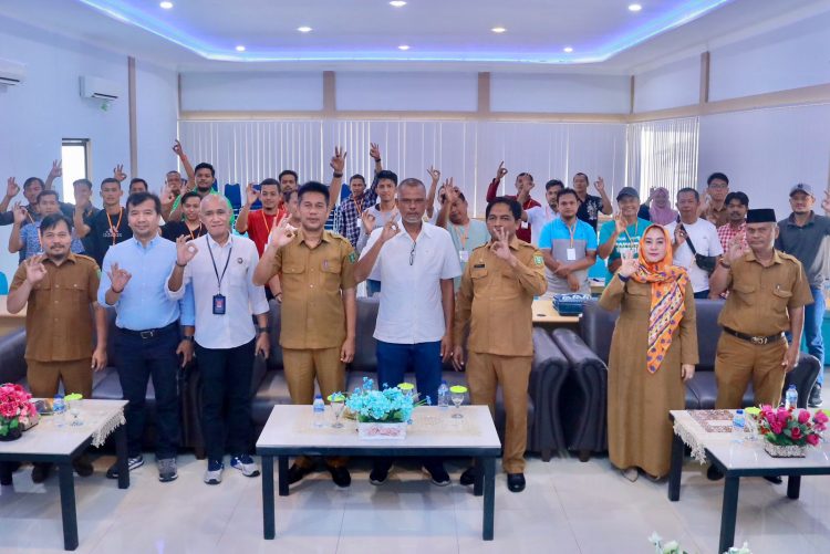 Pelatihan hospitality bagi pekerja sektor pariwisata dan ekonomi kreatif (driver), di Mata Ie Resort, Senin (20/2/23)