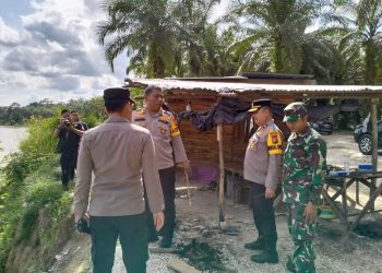 Kapolres Kampar, AKBP Didik Priyo Sambodo, SIK, pimpin langsung razia gabungan ke sejumlah lokasi yang diduga penambangan ilegal di wilayah kecamatan Tambang