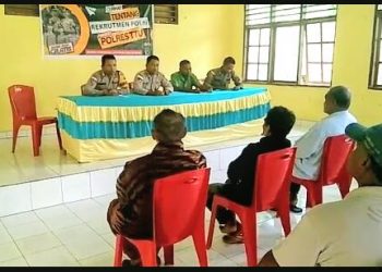 Bhabinkamtibmas Kelurahan Kefa Utara, BRIPKA. M. VIRMON, SH mendampingi 3 anggota personil dari Bagian Sumber Daya Manusia (SDM) Kepolisian Resort Timor Tengah Utara (Polres TTU), pada hari Kamis (23/02/2023) pukul 09.00 WITA di Aula Kantor Kelurahan Kefa Utara