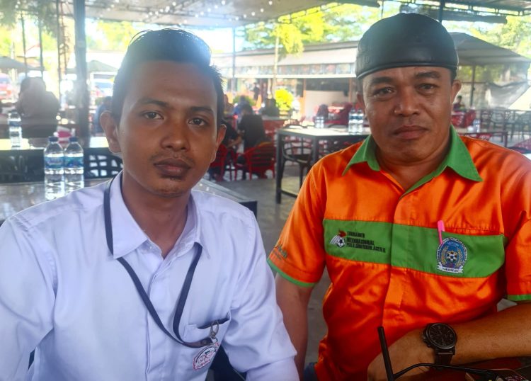 Ketua Lembaga Swadaya Masyarakat (LSM) Komunitas Advokasi Nanggroe Aceh (KANA) Muzakir dan Ketua Yayasan Lembaga Bantuan Hukum Iskandar Muda Aceh ( YLBH Iskandar Muda Aceh ) Muhammad Nazar, SH