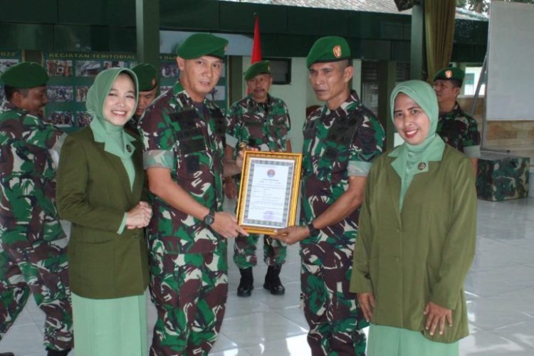Serah Terima Jabatan (Sertijab) dan Korp Raport Pindah Satuan di Aula Darmawangsa Makodim 0402/OKI