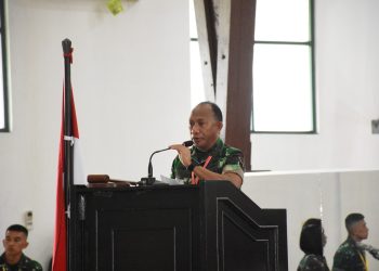 Pangdam XVIII/Kasuari Mayjen TNI Gabriel Lema, S.Sos. saat membuka kegiatan Rapat Pimpinan (Rapim) Kodam XVIII/Kasuari TA. 2023