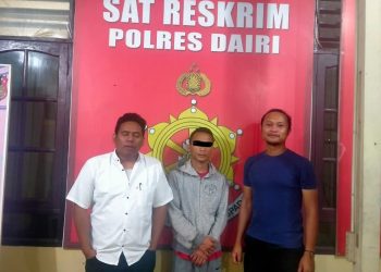 Seorang pria dewasa salah satu terduga pelaku dari pengeroyokan secara bersama sama yang terjadi pada hari sabtu 25/2/23 di jalan Ringroad desa Huta rakyat kecamatan Sidikalang Kabupaten Dairi