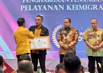 Piagam penghargaan diberikan Pelaksana harian (Plh) Kepala Kanwil Aceh, Rakhmat Renaldy kepada Pj Wali Kota Sabang, Reza Fahlevi dan juga disaksikan langsung oleh Wamenkumham RI, Edward Omar Syarif Hiariej, yang dirangkaikan dengan Rapat Koordinasi Kemenkumham Kanwil Aceh 2023