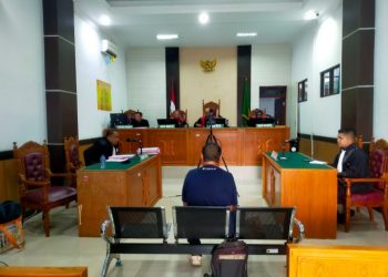 Hakim Pengadilan Negeri Lhoksukon bacakan putusan terhadap para terdakwa kasus pencemaran nama baik ketua Persatuan Wartawan Indonesia (PWI) Kota Lhokseumawe