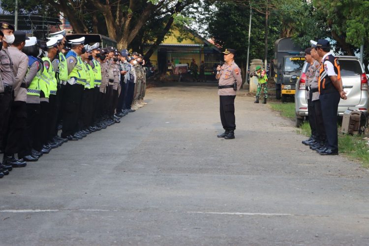 Personel dari Polres Tegal Kota bersama unsur pengamanan lainnya disiagakan untuk mengamankan pelaksanaan Musyawarah Wilayah (Muswil) Muhammadiyah dan Aisyiyah Jawa Tengah