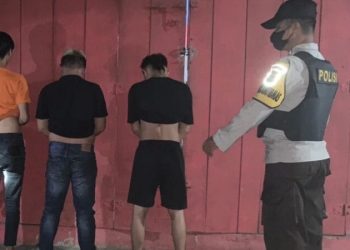 Polsek Malalayang Polresta Manado melaksanakan kegiatan patroli Sibulan (sikat pemabuk jalanan) untuk mencegah aksi kejahatan, Jumat (3/3/2023)