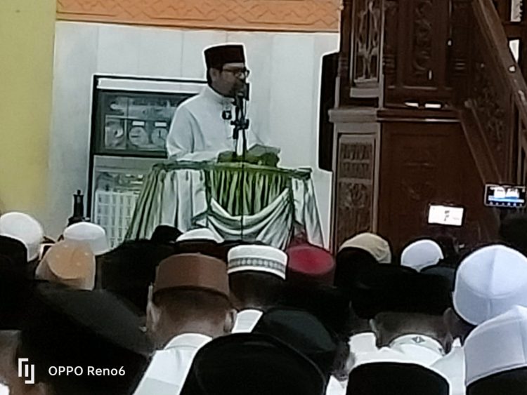Azwardi dalam sambutannya pada acara Safari Subuh se-Aceh yang digelar oleh lembaga Tazkiratul Ummah di Masjid Agung Baiturrahim Lhoksukon, Minggu, 5 Maret 2023