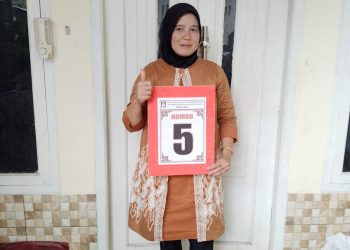 Putri M. Inung R. Cakra bernama IIN Nurhayati maju dalam Pemilihan Kepala Desa Kembang Kuning Periode 2023 - 2029 Kecamatan Klapanunggal Kabupaten Bogor Foto : Mitrapolri.com/OMRY