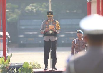 Wakapoda Sumut Brigjen Pol Drs. Jawari, S.H., M.H memberikan kata sambutan saat memimpin Apel dimulainya Operasi Keselamatan Toba 2023 di Lapangan Mapolda Sumut, Rabu (8/3/2023). (Foto Dok/ Polda Sumut)