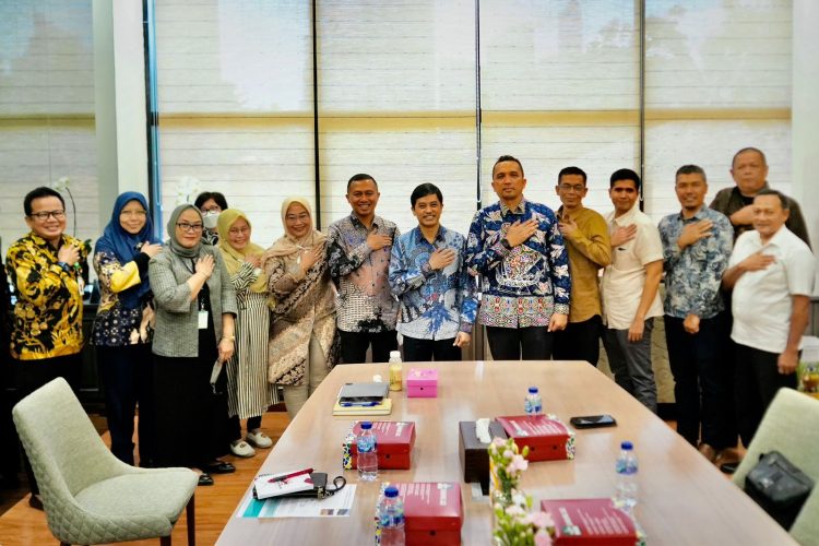 Pj Wali Kota Sabang, Reza Fahlevi bertemu dengan Wakil Menteri Kesehatan RI Dante Saksono Harbuwono