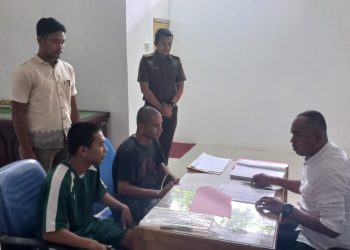 Sat Reskrim Polres Nagan Raya menyerahkan 4 orang tersangka, serta barang bukti tahap II ke JPU Kejari Suka Makmue, kerena telah terbukti melakukan illegal mining di Gampong Pante Ara Kecamatan Beutong