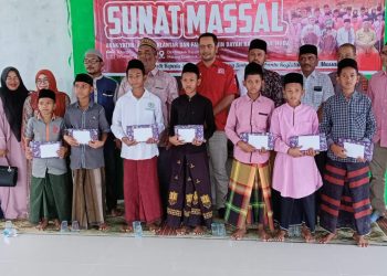 Ormas Gemantara Aceh Utara Bersama Muspika Tanah Luas melaksanakan sunat massal anak yatim, anak terlantar dan anak fakir miskin