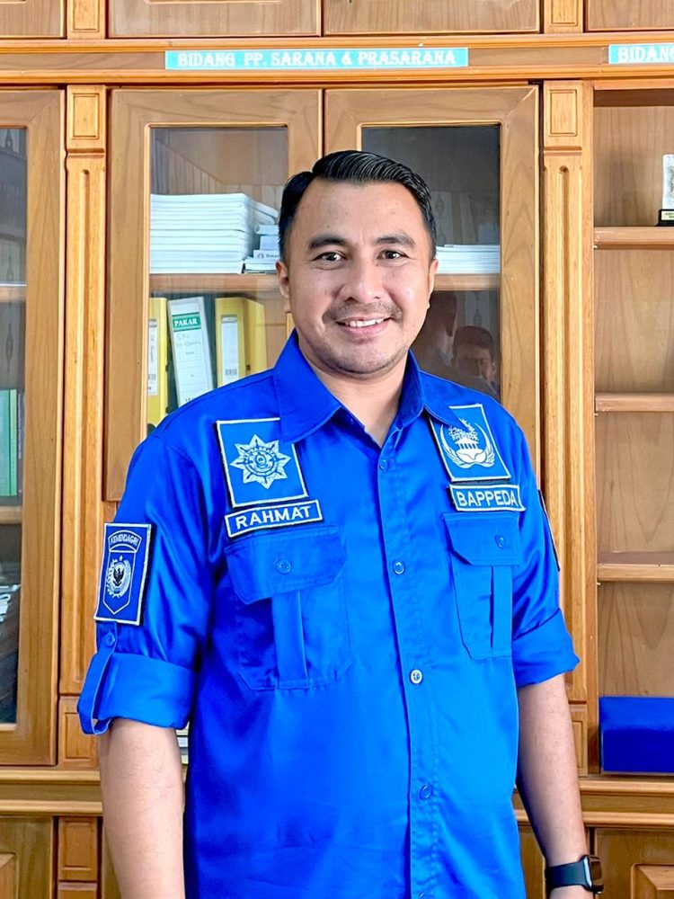 Kepala Bappeda Nagan Raya Rahmatullah, S, ZTP,M,s,i