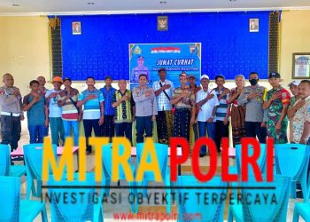 Pelaksanaan kegiatan Patroli Dialogis dan Sambang Masyarakat melalui kegiatan Jumat Curahan Hati (Curhat) oleh Personil Polsek Mauponggo