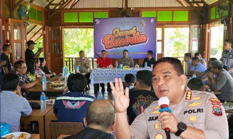 Polresta Manado menggelar kegiatan silaturahmi dan berkomunikasi kepada masyarakat yang bernuansa Jumat Bacirita, yang pada saat ini mengambil tema “ Torang Samua pelopor keselamatan berlalu lintas"
