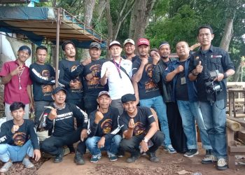 Yayasan Insan Residivice Anugerah bersama PJI (Persatuan Jurnalis Indonesia) Cianjur melakukan bakti sosial penanaman 200 pohon keras (dikotil) jenis pohon buah dan pohon kayu di bantaran waduk Cirata, Wisata pinus, Desa Cikidangbayabang