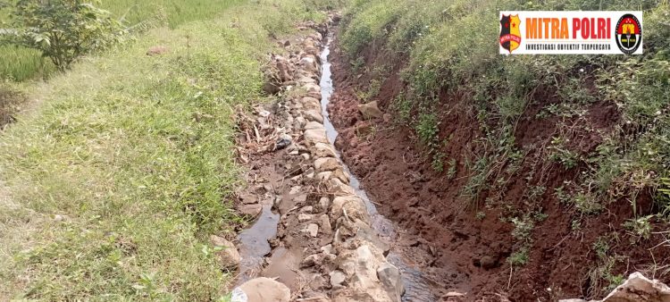 Saluran irigasi di dukuh ngrandu Desa Ngawen Kabupaten pati yang roboh