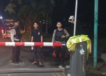 Personel Polsek Jajaran Polresta Manado melaksanakan Patroli rutin malam hari dalam Meningkatkan situasi kamtibmas yang aman dan kondusif