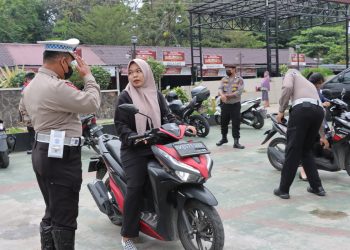 Edukasi tertib berlalulintas dalam rangka operasi keselamatan toba tahun 2023 bertempat di Jalan Merdeka, Kelurahan Proklamasi, Kecamatan Siantar Barat, Kota Pematangsiantar, Selasa (14/03/2023)