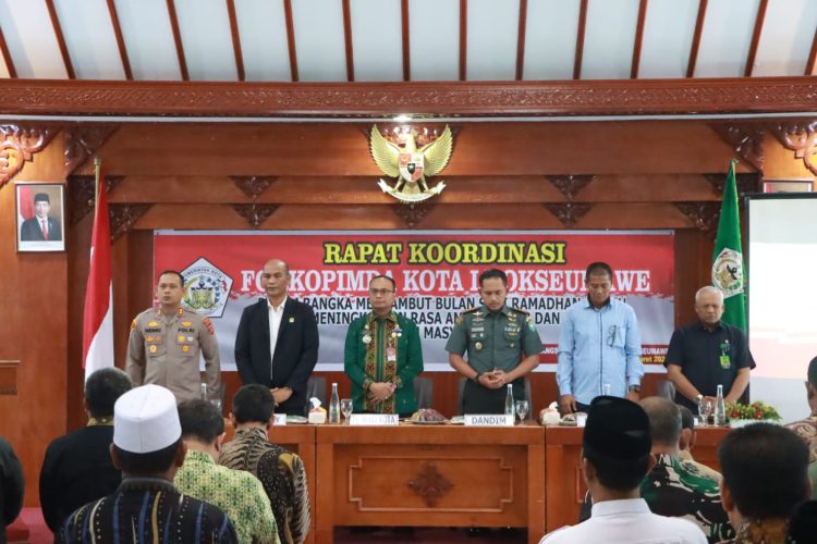 Rapat koordinasi (rakor) bersama unsur Forum Komunikasi Pimpinan Daerah (Forkompinda) Kota Lhokseumawe di Opp Room kantor walikota Lhokseumawe, Kamis (16/3/2023) pagi