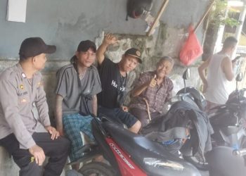 Kegiatan Bapontar (Bhayangkara Patroli dan Baron Lingkungan) guna memberikan himbauan-himbauan Kamtibmas, Rabu (14/3/2023).