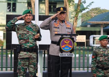 Upacara Pengibaran Bendera Merah Putih 17-an, kegiatan Upacara tersebut yang dilaksanakan bertempat di Makodim 0418/Palembang Jl. Diponegoro no.15, Jum’at (17/3/2023).