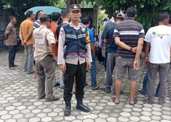 Anggota Polsek Penukal Abab, melaksanakan giat pengamanan kepada Jejak Si Gundul yang sedang melakukan Syuting