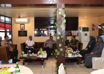 Irjen Pol Drs. Nana Sudjana AS. M.M melaksanakan kunjungan kerja di Polres Soppeng