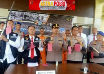 Empat pelaku pembajakan kapal, yang beraksi di perairan Desa Karangsia Kecamatan Sungai Menang OKI ditangkap