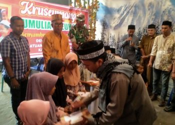 Persatuan Wartawan Online (PWO) Aceh Utara menggelar santunan anak yatim di kantor PWO Aceh Utara