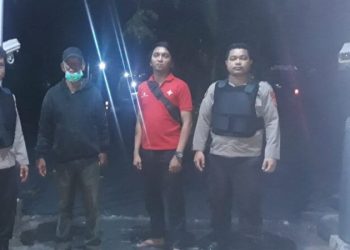 Personel Polsek Jajaran Polresta Manado melaksanakan patroli kewilayahan malam hari di Wilayah hukum Polsek Jajaran Polresta Manado
