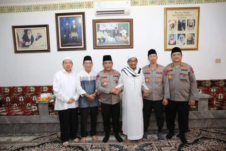 Irjen Pol Panca menyambangi Pondok Pesantren Buya Marbun, Ketua MUI Sumut dan Ketua Baznas Sumut serta kediaman Bunda Indah
