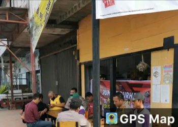 Kapolsek Tigalingga AKP SP SIRINGO RINGO,S.H, Bersama Anggota Polsek tigalingga melaksanakan Giat Jum'at Curhat dengan Tokoh Masyarakat dan Pemuda di Desa Tigalingga Kec Tigalingga