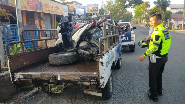Sat Lantas Polres Pematangsiantar berhasil amankan 4 Unit Sepeda motor (Septor) terindikasi balap liar dari Terminal Tanjung Pinggir, Kecamatan Siantar Martoba, Kota Pematangsiantar, Kami (23/03/2023)