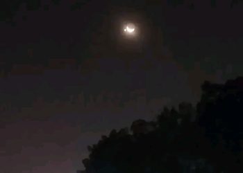 Warga Sumatera Utara dikejutkan dengan keindahan fenomena bulan sabit di dampingi bintang di malam ke 2 ramadhan