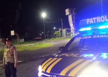 Patroli Siaga Lampu Biru di Keramaian Kota (Silau Mata) Personel Polsek Sario