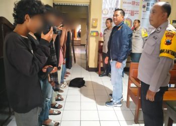 Sekelompok remaja di Desa Pliken Kec. Kembaran Kabupaten Banyumas diamankan Polsek Kembaran karena diduga hendak melakukan aksi perang sarung,