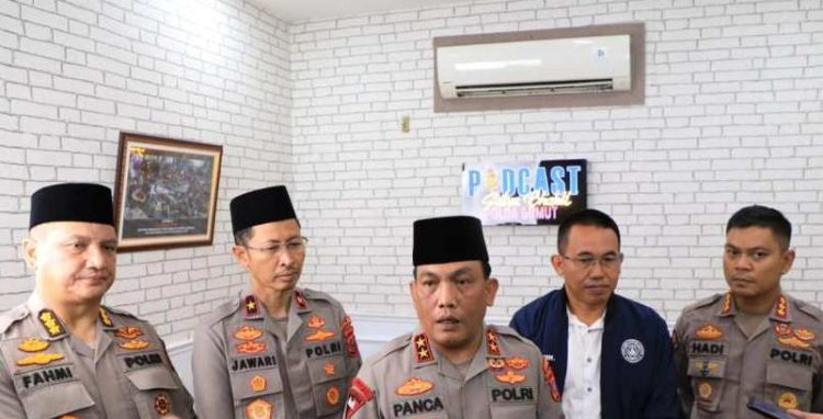 Kapolda Sumut, Irjen Panca mengucapkan turut berbelangsungkawa atas meninggalnya Bripka Arfan Saragih, Selasa (28/3/23). (Foto Dok/ Polda Sumut)