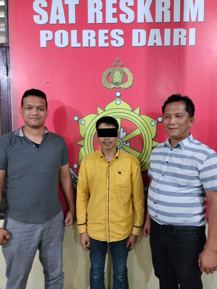 Penangkapan seorang pria dewasa terduga pelaku tindak pidana pencurian sepeda motor yang terjadi pada hari rabu 02 november 2022 sekira pukul 06.00 wib di desa Lingga raja II kecamatan pegagan hilir Kabupaten Dairi